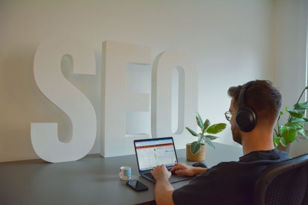 Boostez votre visibilité avec areta, agence seo Bayonne