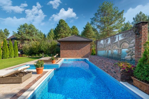 Construction piscine à Cahors : réalisez la piscine de vos rêves